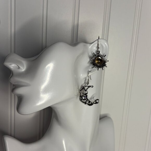 Crescent Moon & Sun Earrings NBWT - Picture 1 of 3